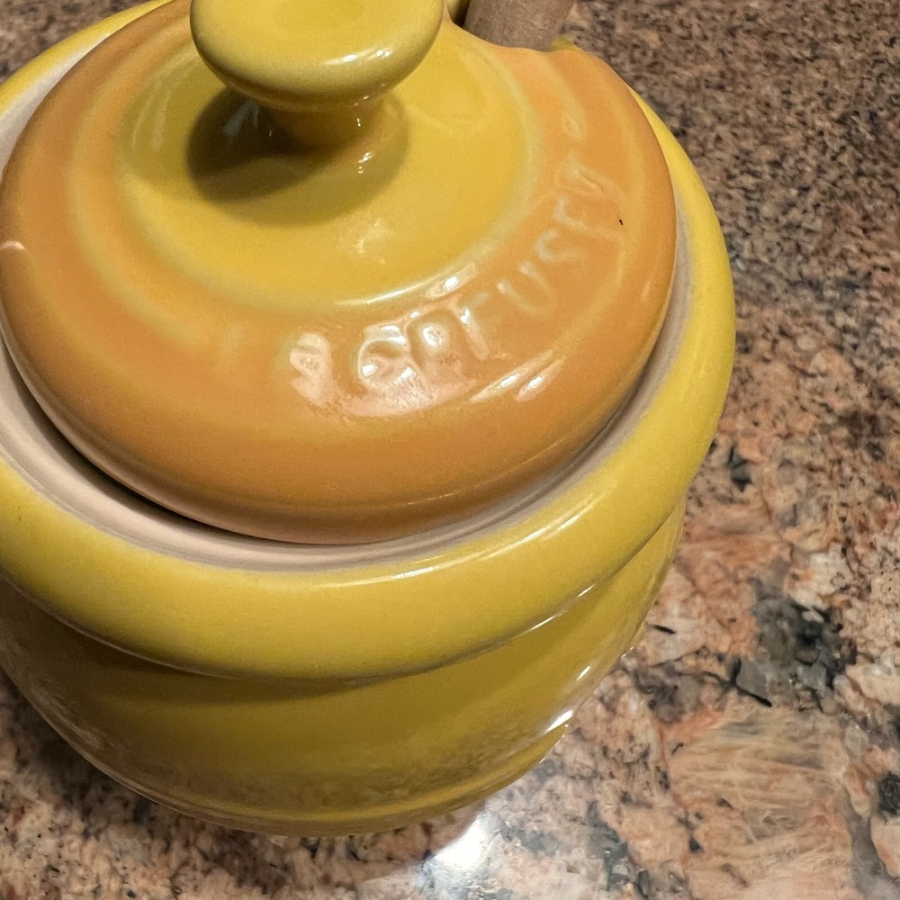Le Creuset Sunflower Yellow Honey Jar with Dipper - Picture 2 of 3